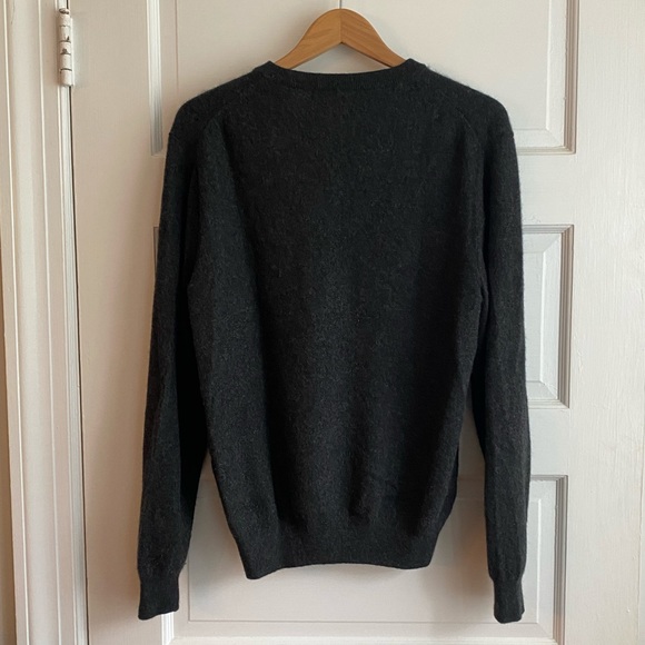 Bloomingdale’s Men’s Cashmere sweater - Picture 5 of 6